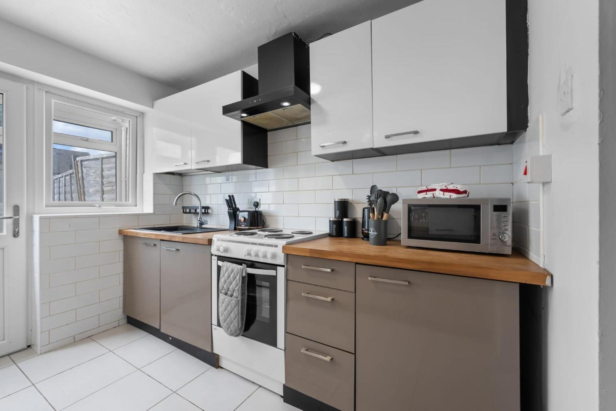 Legacy House - Secured Parking On Site *
