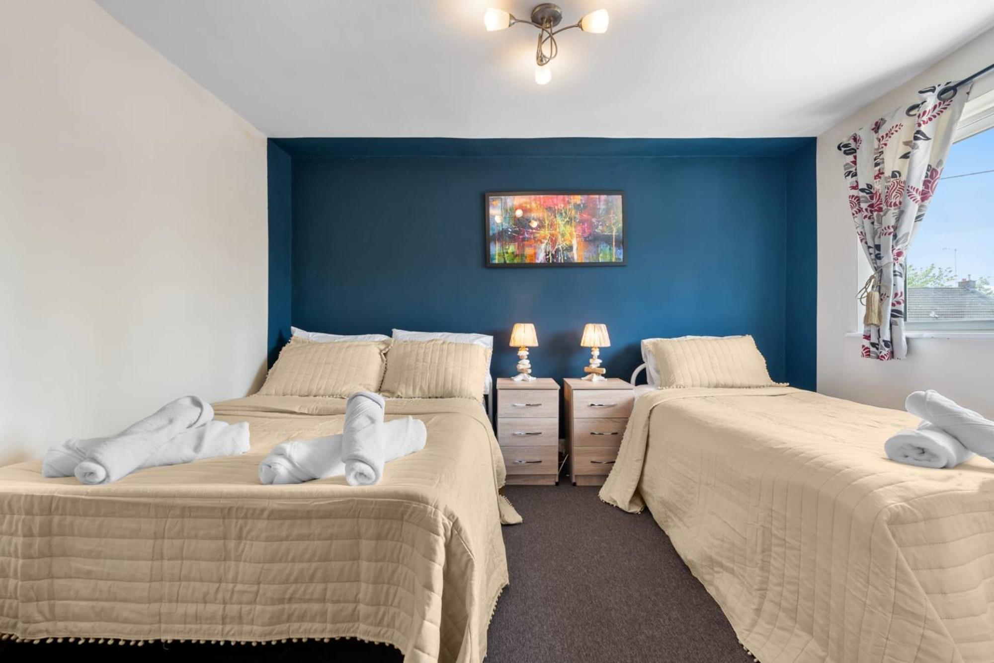 Legacy House - Secured Parking On Site Holiday home *